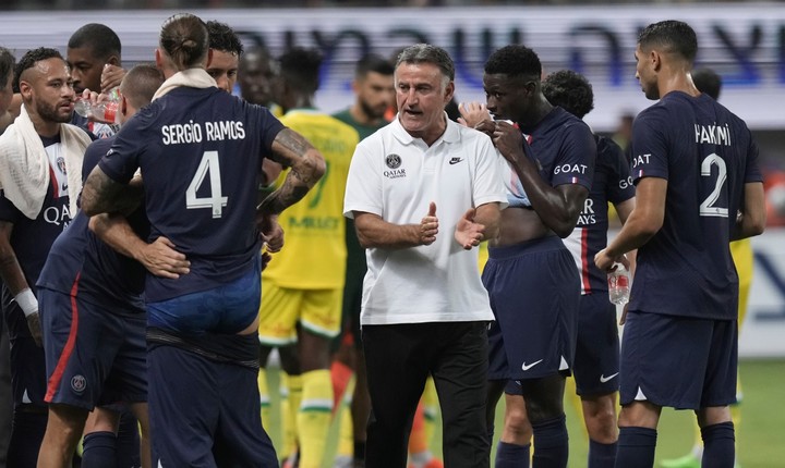 Šéf PSG chodí po nočných kluboch. Hľadá tam svojich hráčov